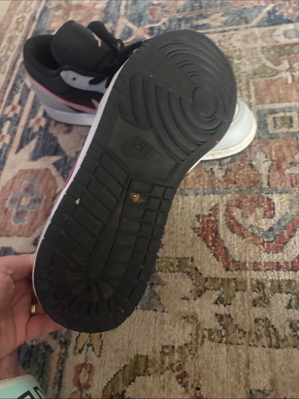 Jordan 1 Low - Picture 3 of 6
